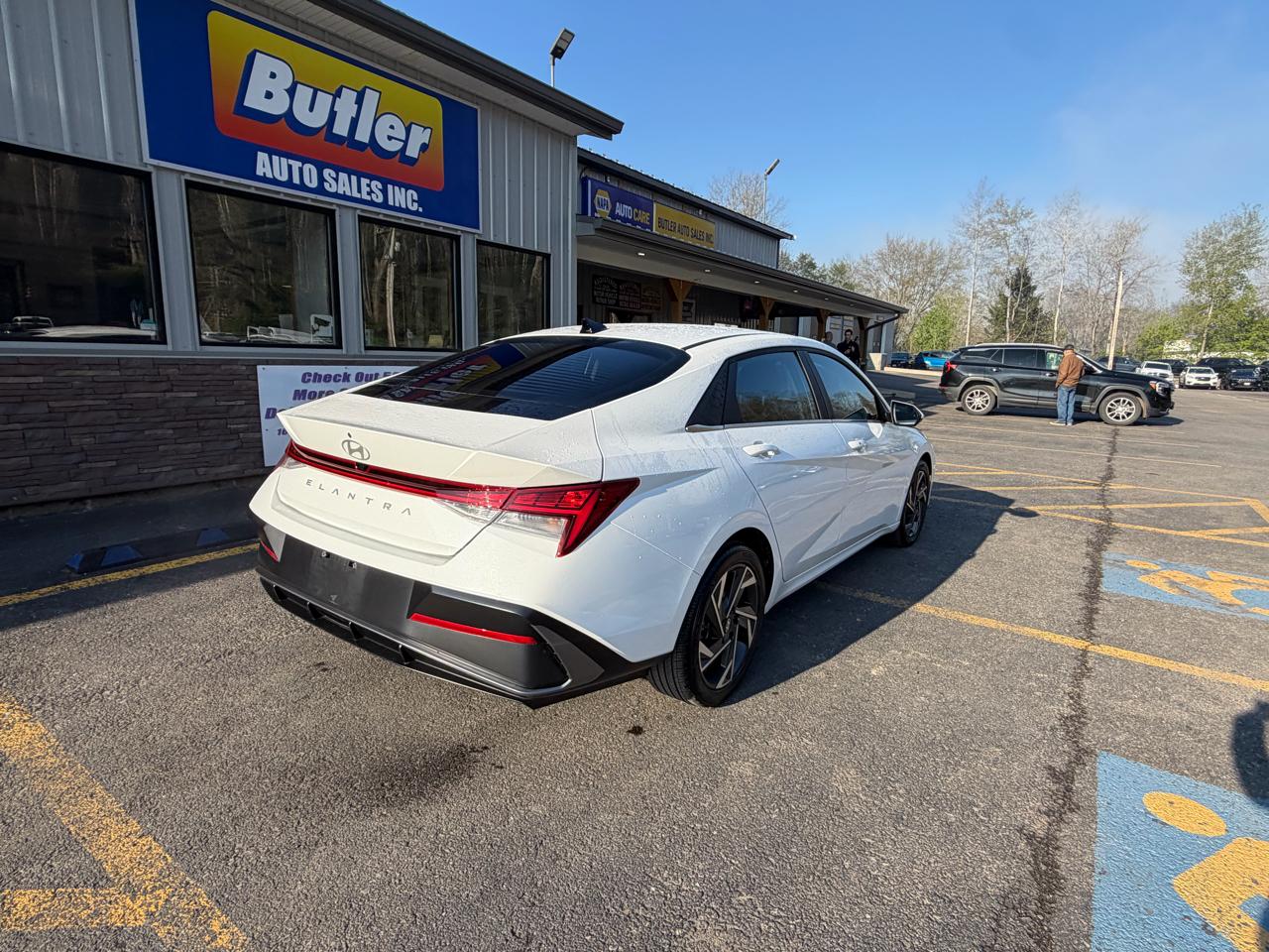 Hyundai Elantra SEL 2024