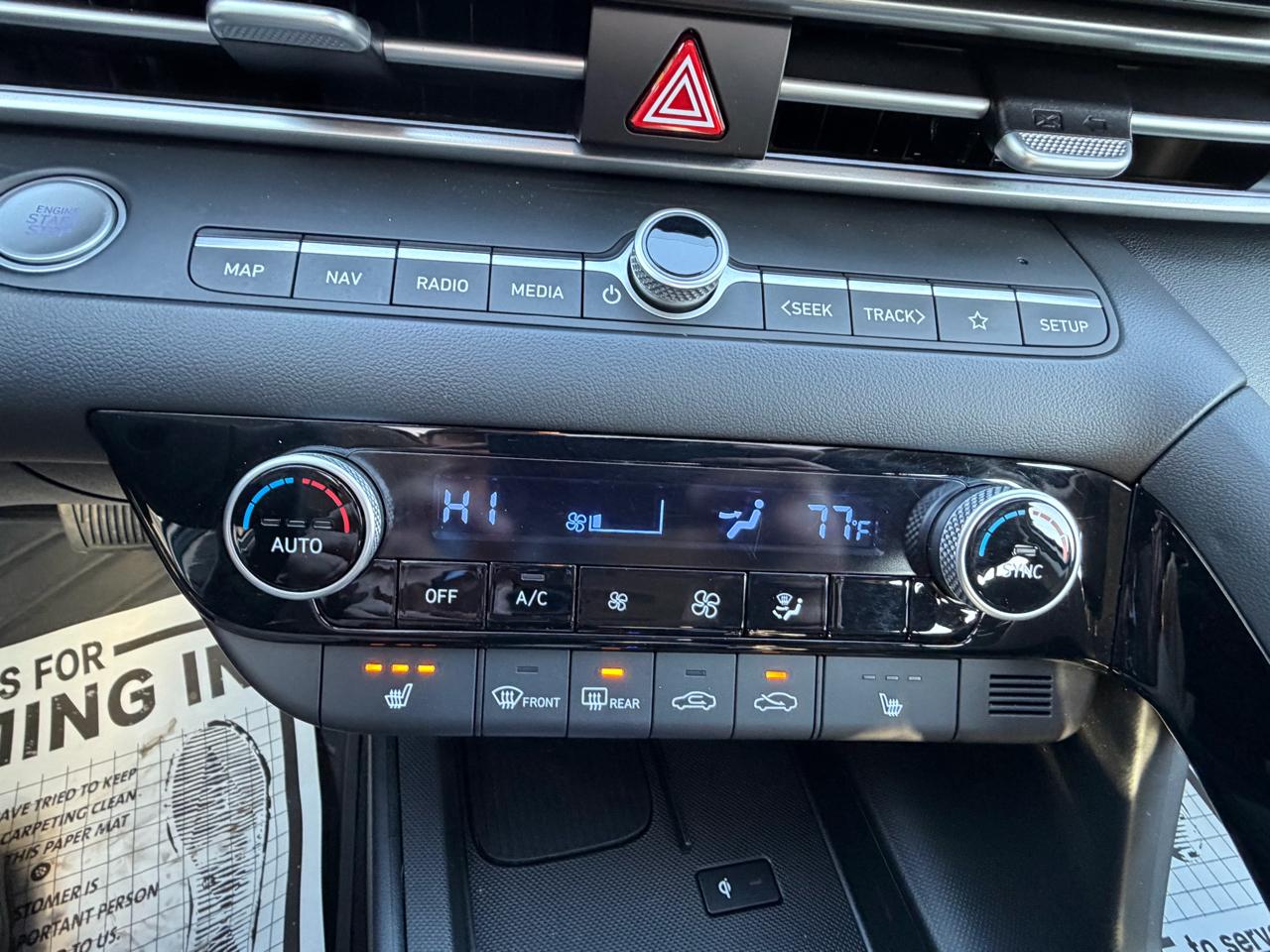 Hyundai Elantra SEL 2024