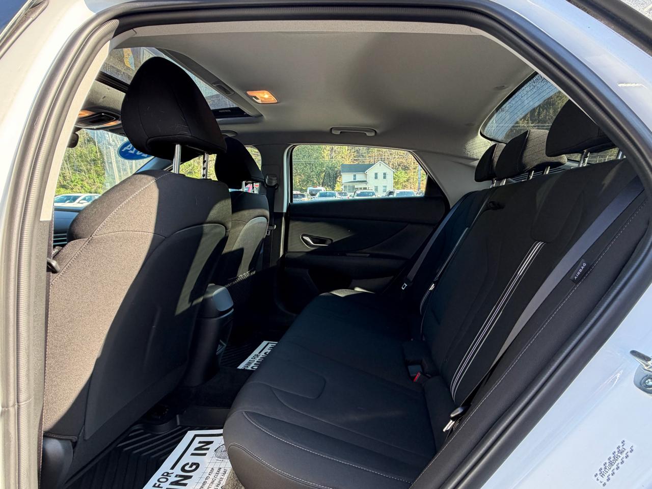 Hyundai Elantra SEL 2024