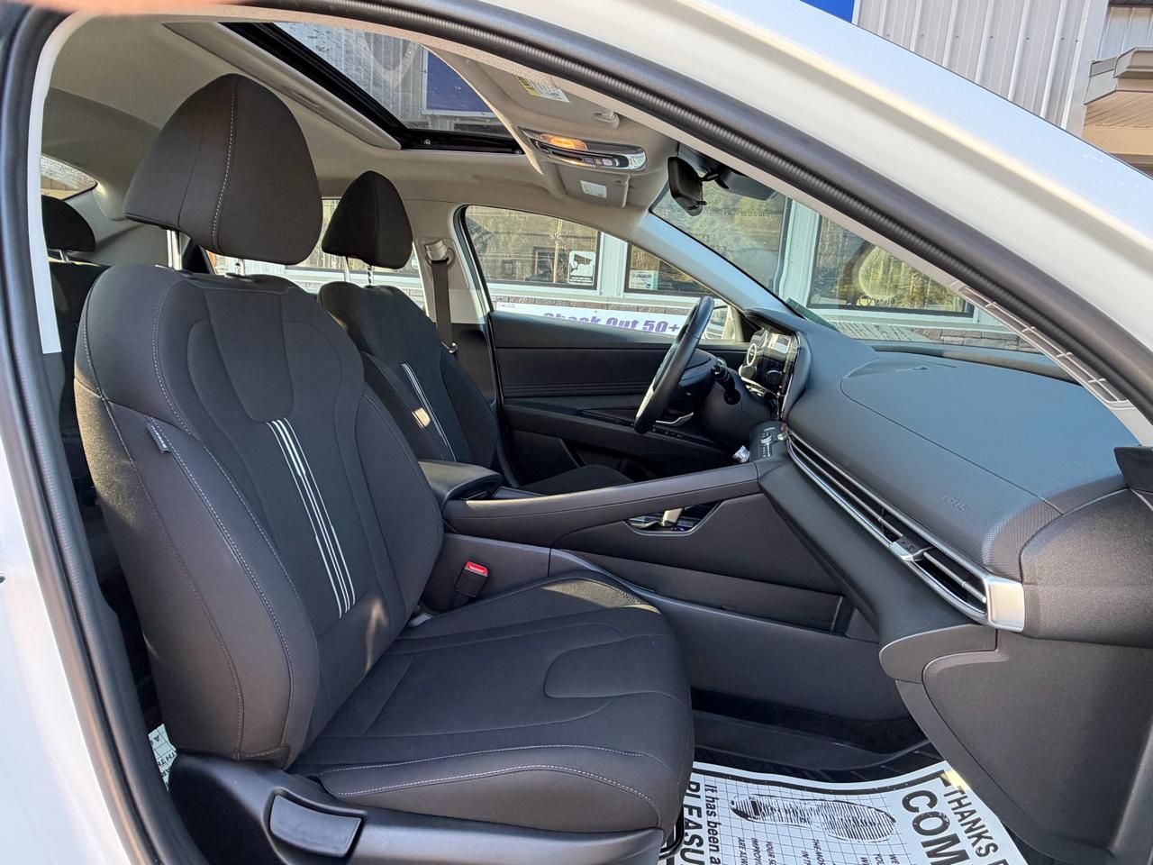 Hyundai Elantra SEL 2024