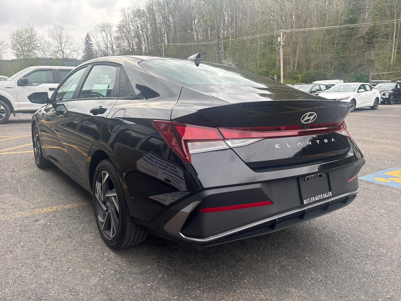 Hyundai Elantra SEL Sport 2025