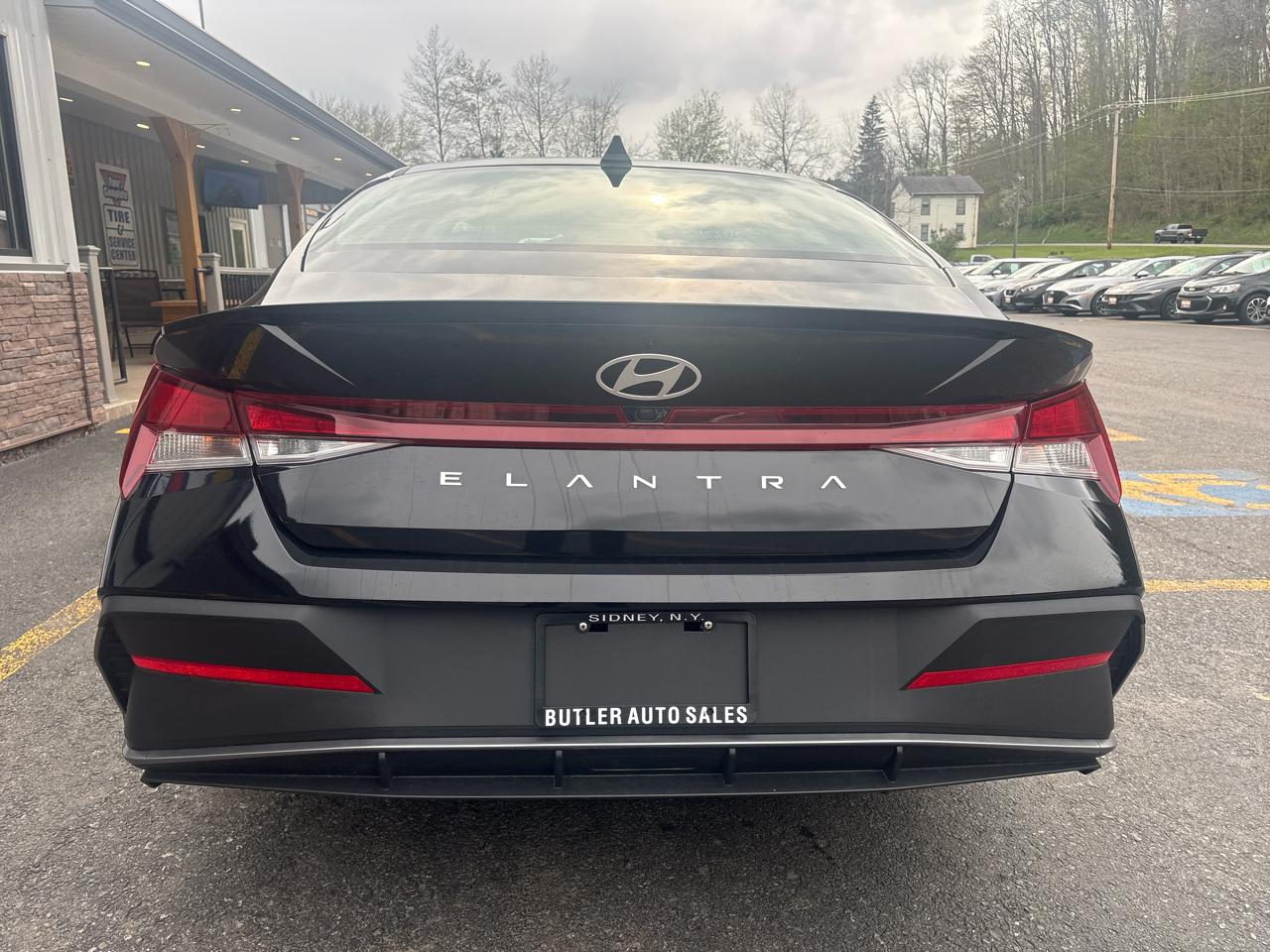 Hyundai Elantra SEL Sport 2025