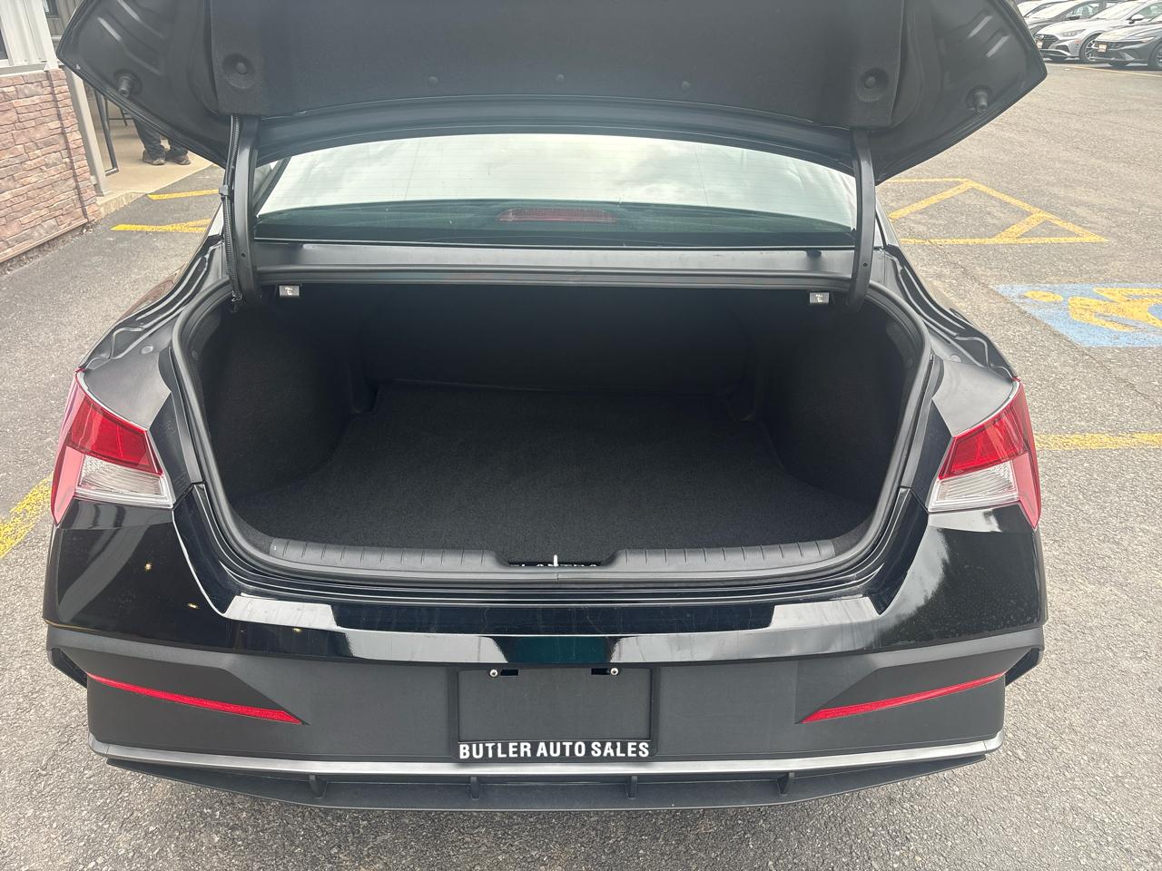 Hyundai Elantra SEL Sport 2025
