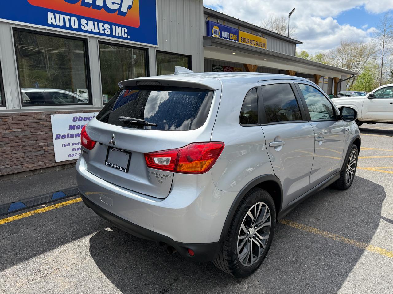 Mitsubishi Outlander Sport 2.4 SE 4WD CVT 2017