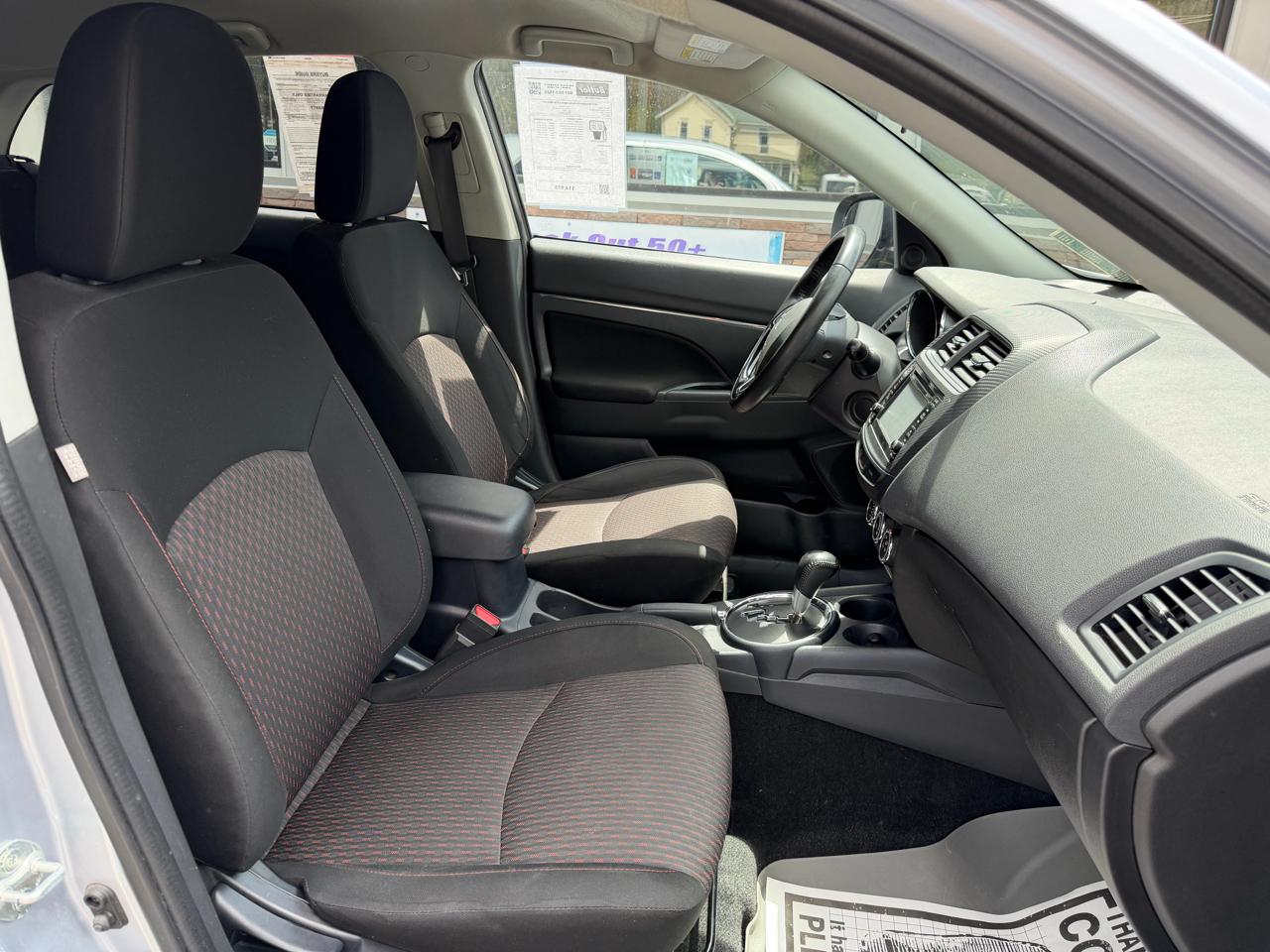 Mitsubishi Outlander Sport 2.4 SE 4WD CVT 2017