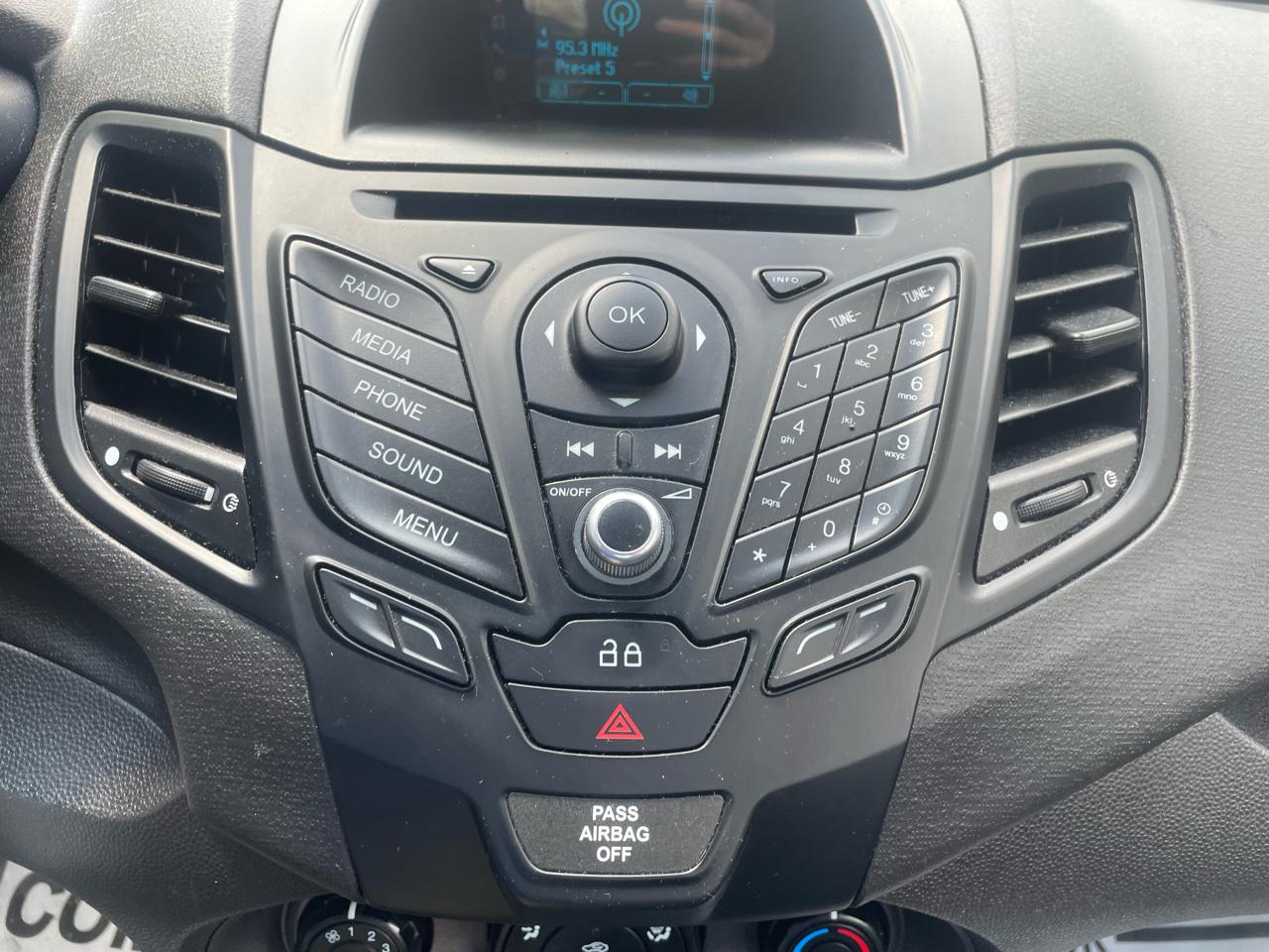 Ford Fiesta S Sedan 2015