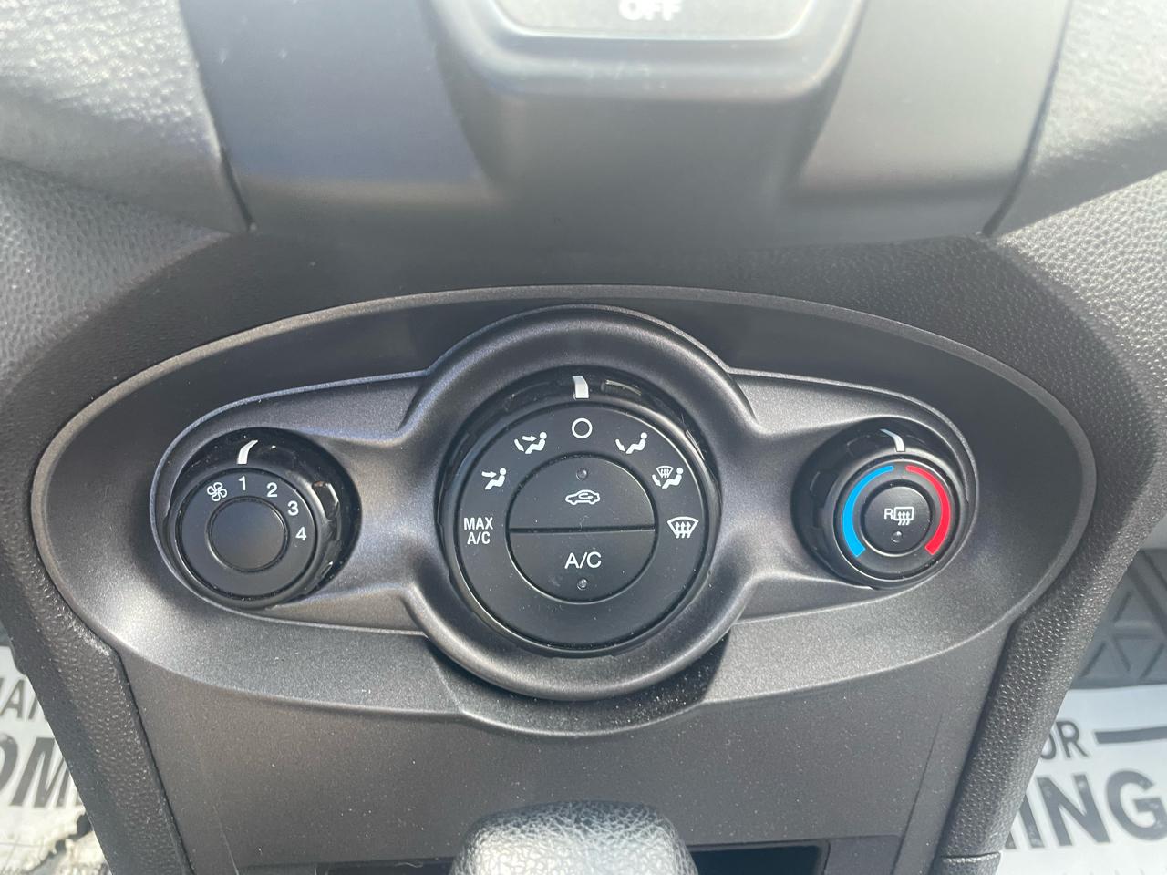 Ford Fiesta S Sedan 2015