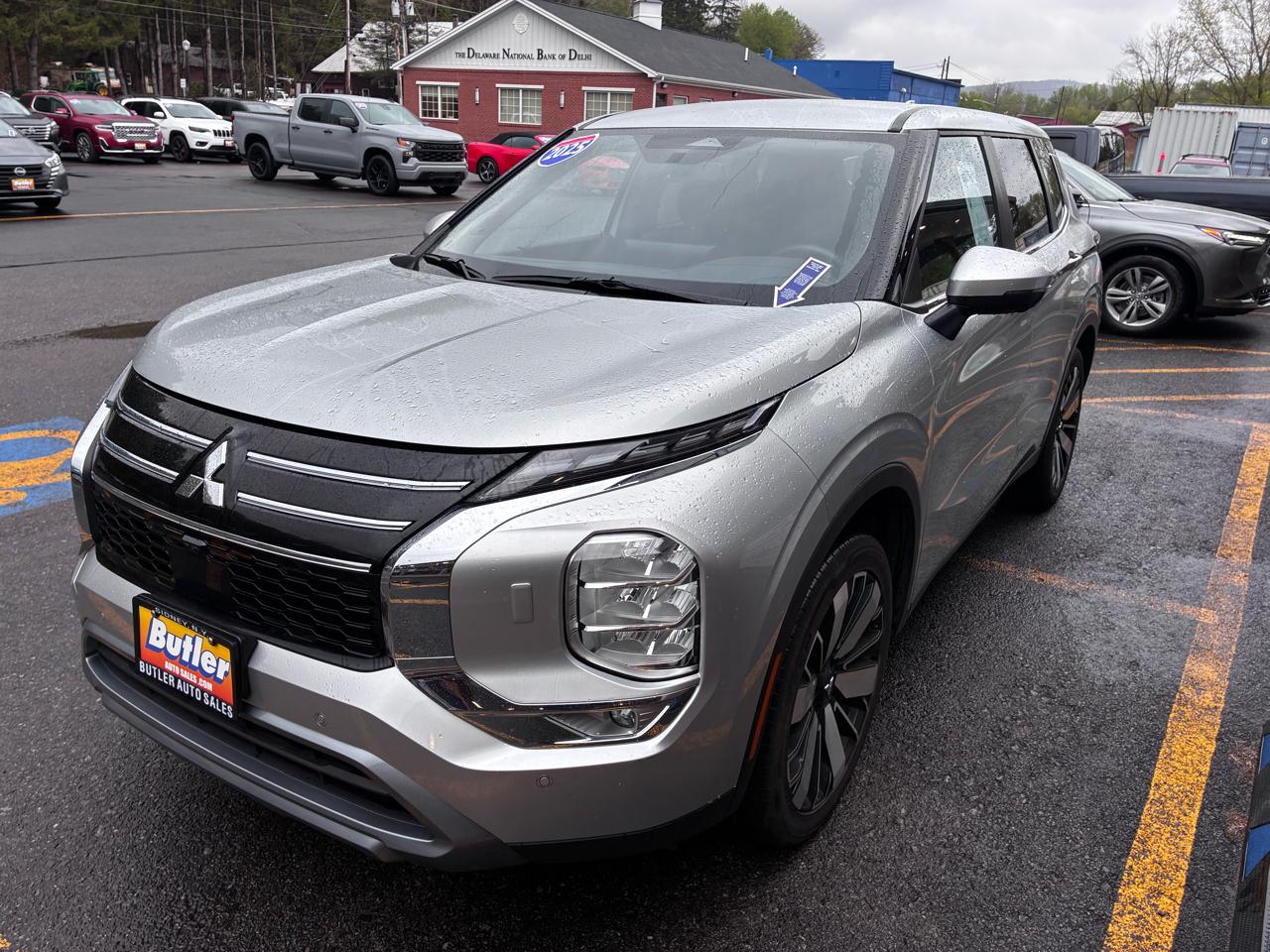 Mitsubishi Outlander SE 4WD 2025