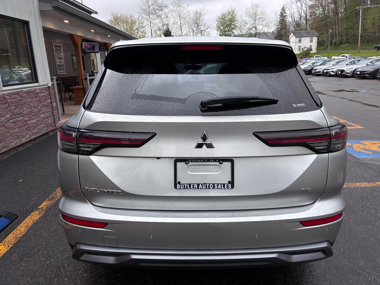 Mitsubishi Outlander SE 4WD 2025