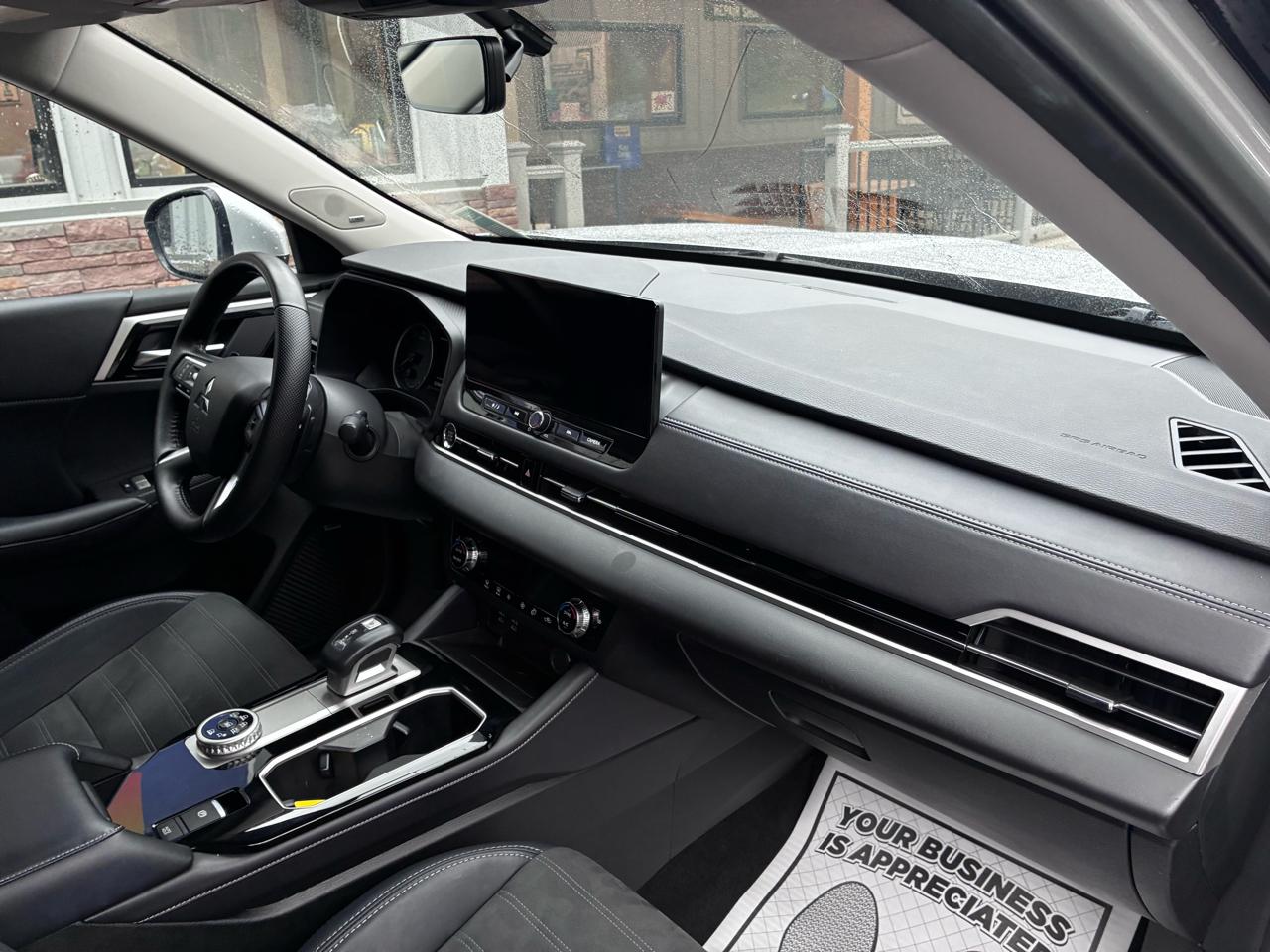 Mitsubishi Outlander SE 4WD 2025