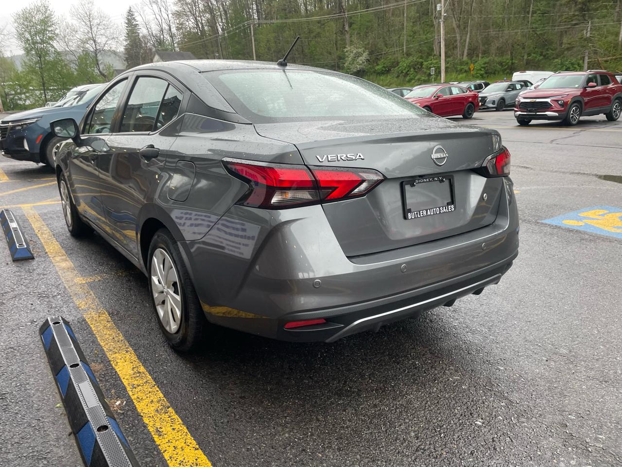 Nissan Versa S CVT 2023