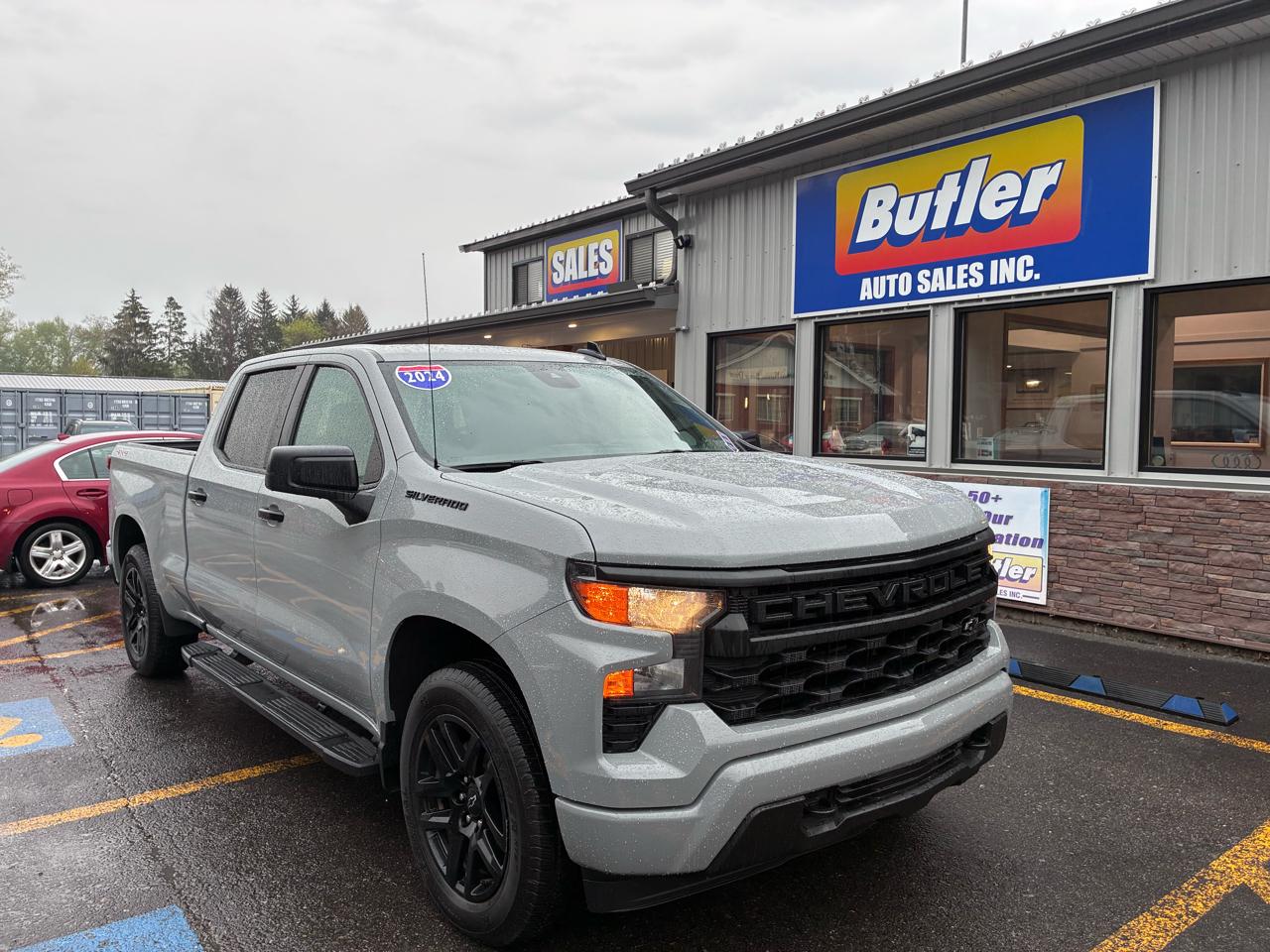 Chevrolet Silverado 1500 Custom Crew Cab 4WD 2024