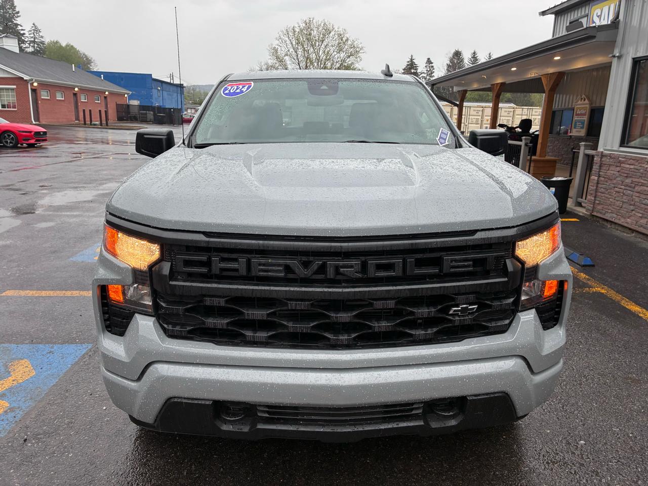 Chevrolet Silverado 1500 Custom Crew Cab 4WD 2024