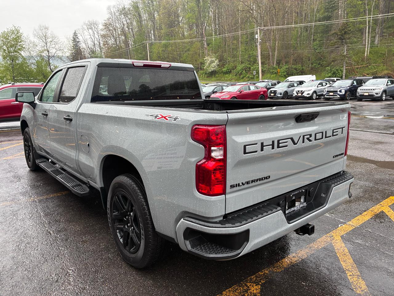 Chevrolet Silverado 1500 Custom Crew Cab 4WD 2024