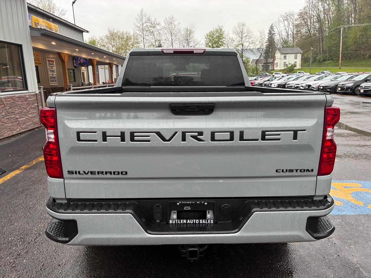 Chevrolet Silverado 1500 Custom Crew Cab 4WD 2024