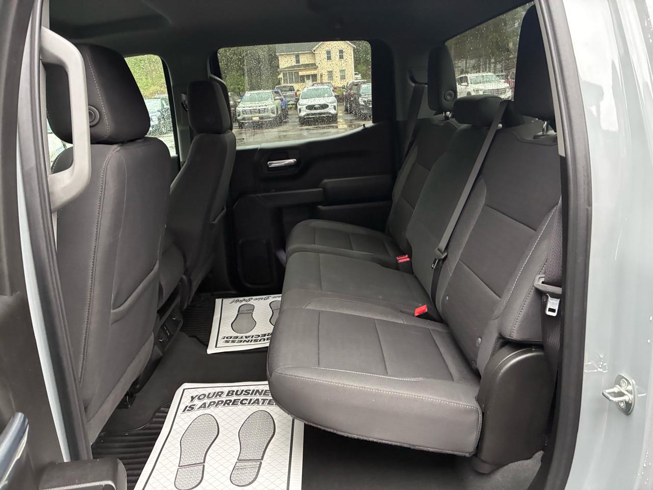 Chevrolet Silverado 1500 Custom Crew Cab 4WD 2024