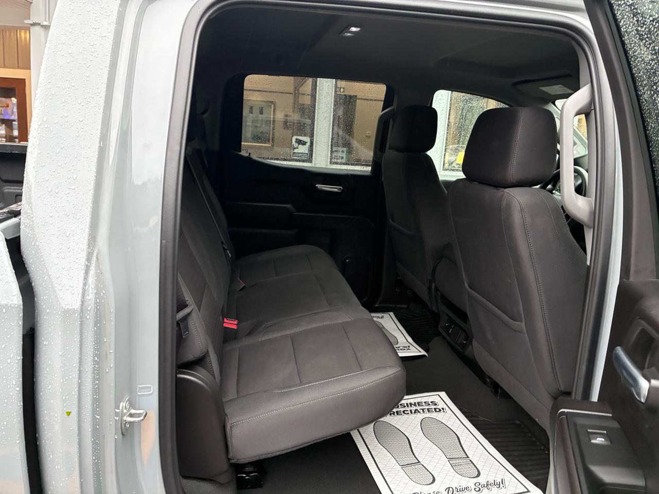 Chevrolet Silverado 1500 Custom Crew Cab 4WD 2024