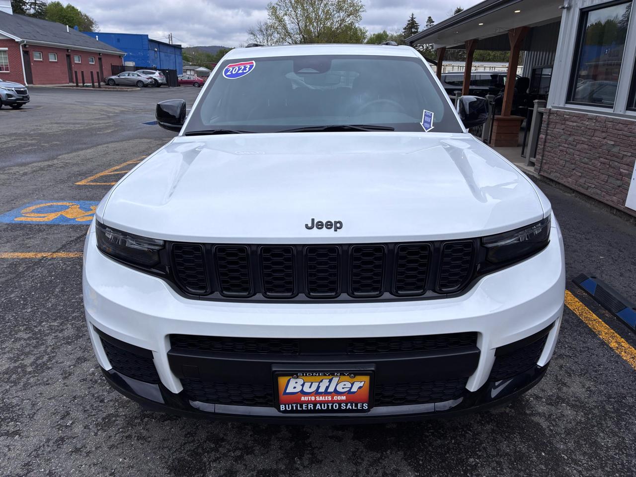Jeep Grand Cherokee L Laredo 4WD 2023