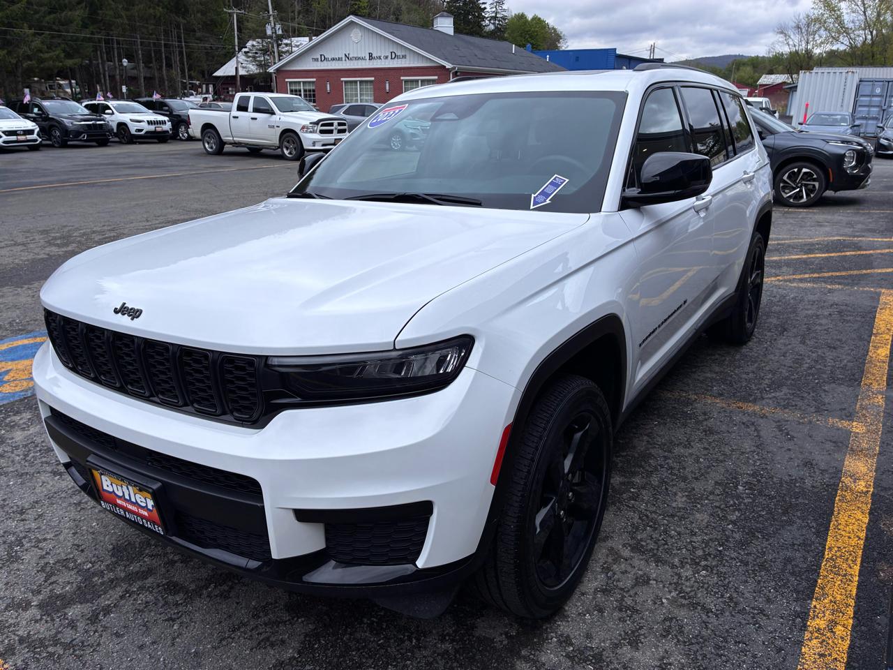Jeep Grand Cherokee L Laredo 4WD 2023