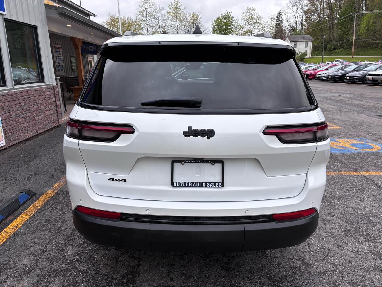 Jeep Grand Cherokee L Laredo 4WD 2023