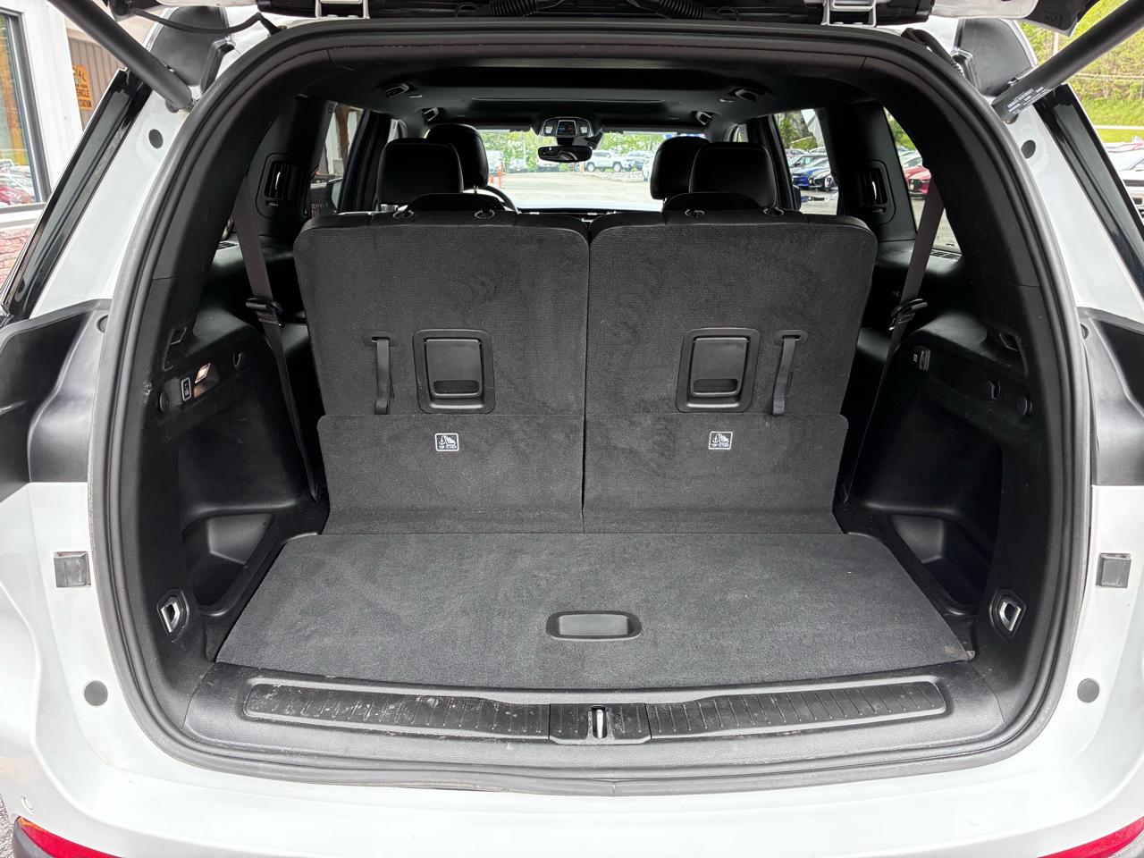 Jeep Grand Cherokee L Laredo 4WD 2023
