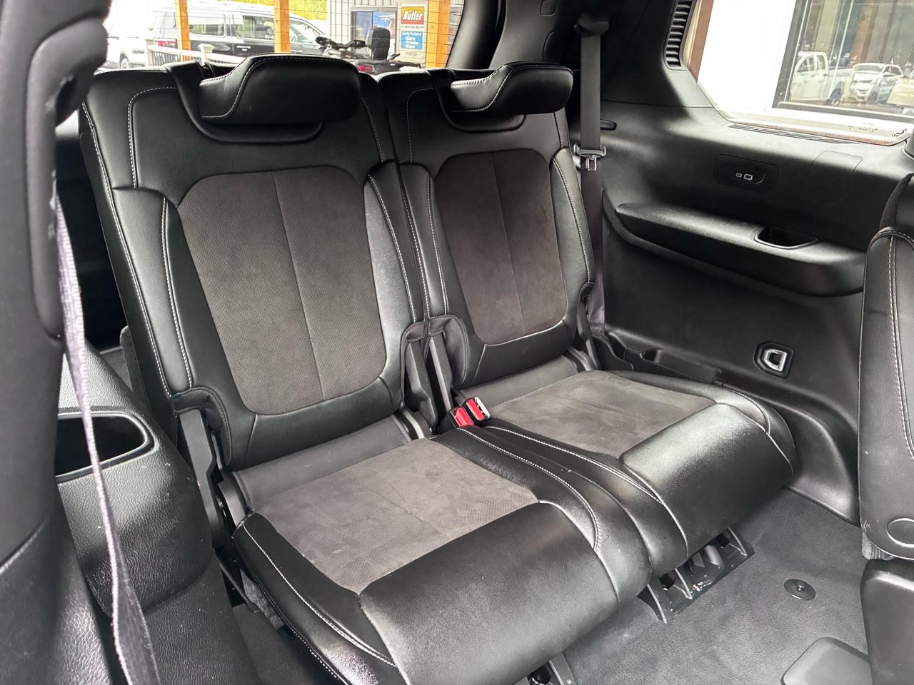 Jeep Grand Cherokee L Laredo 4WD 2023