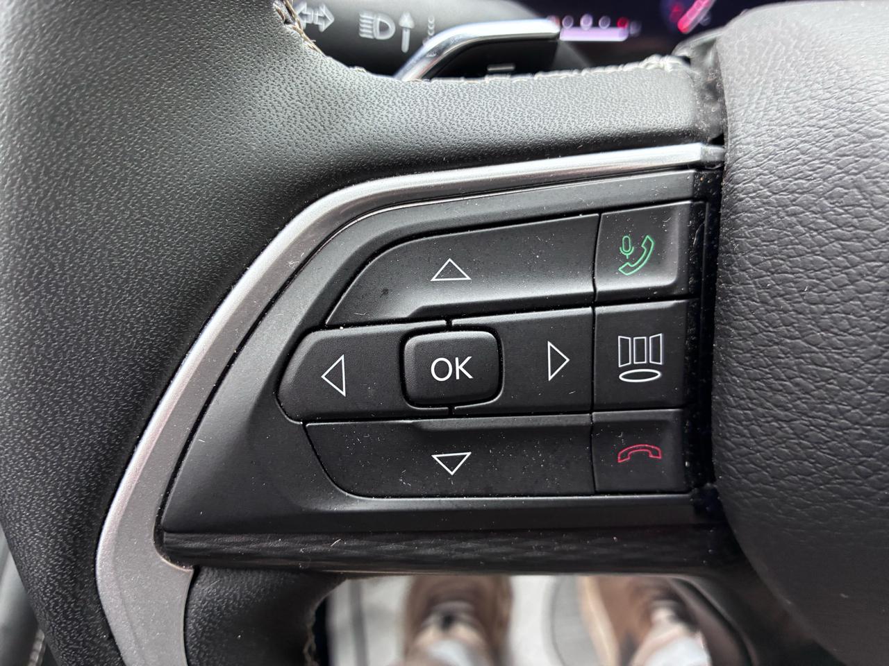 Jeep Grand Cherokee L Laredo 4WD 2023