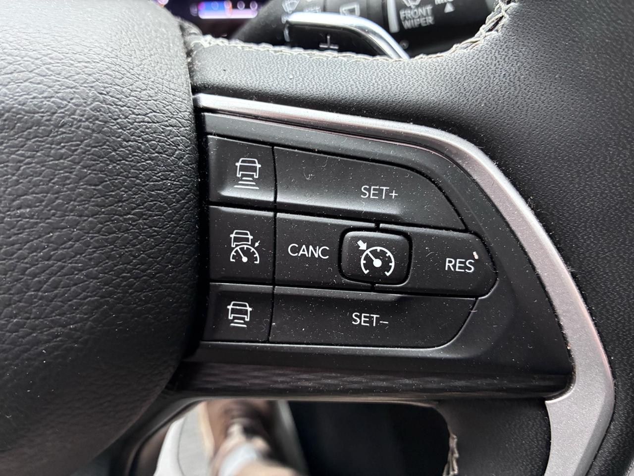 Jeep Grand Cherokee L Laredo 4WD 2023