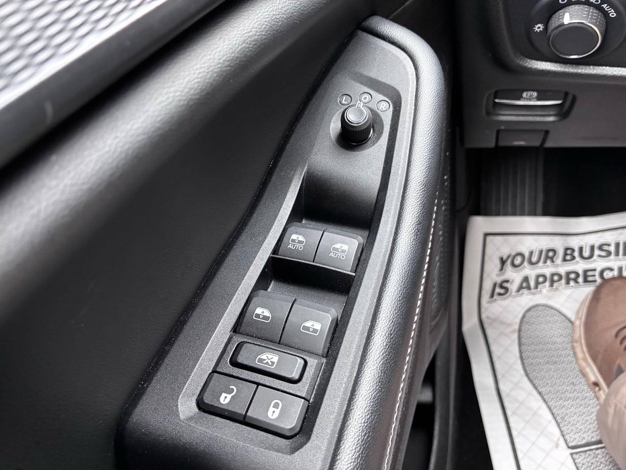 Jeep Grand Cherokee L Laredo 4WD 2023