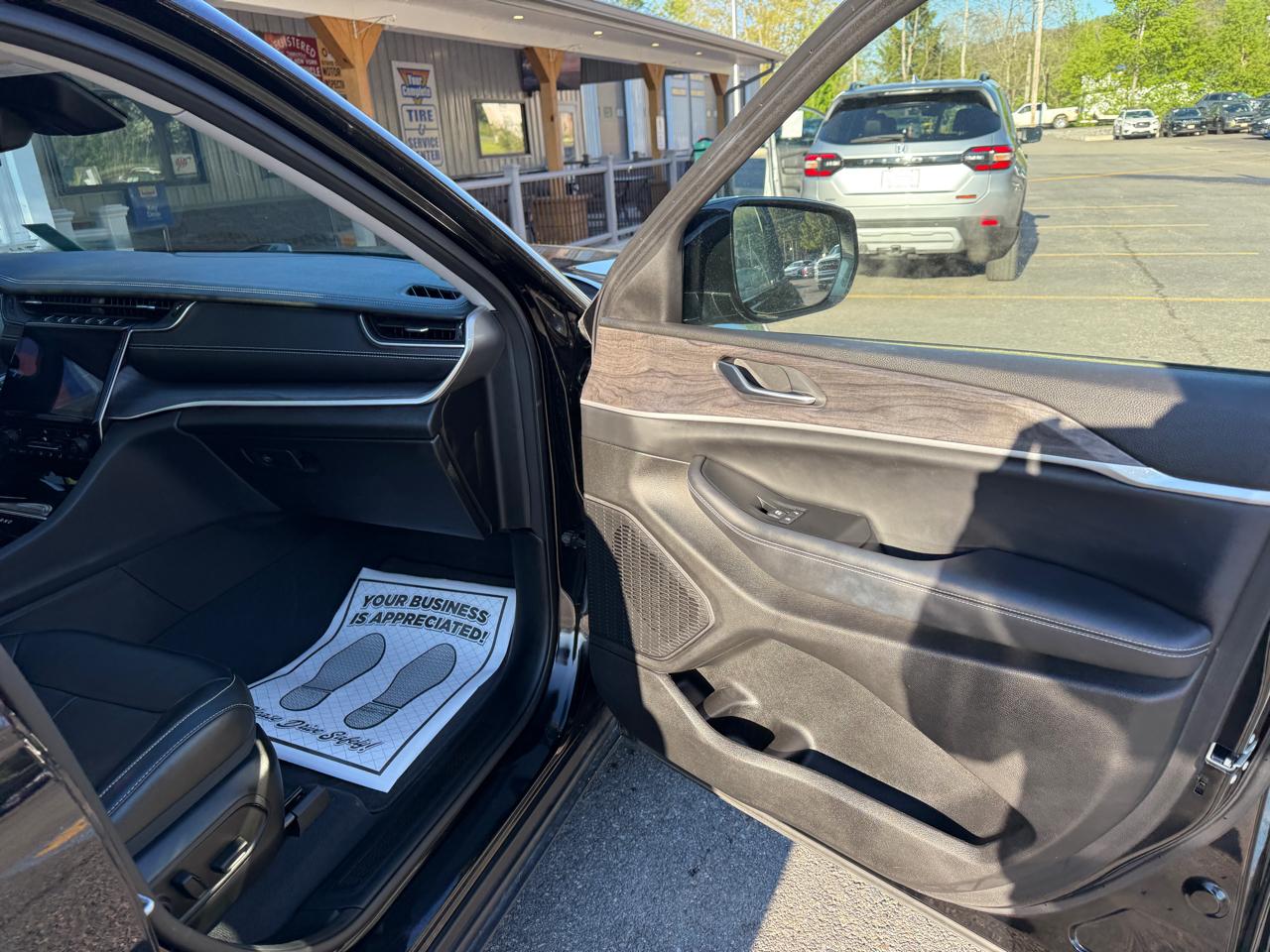 Jeep Grand Cherokee L Limited 4WD 2023