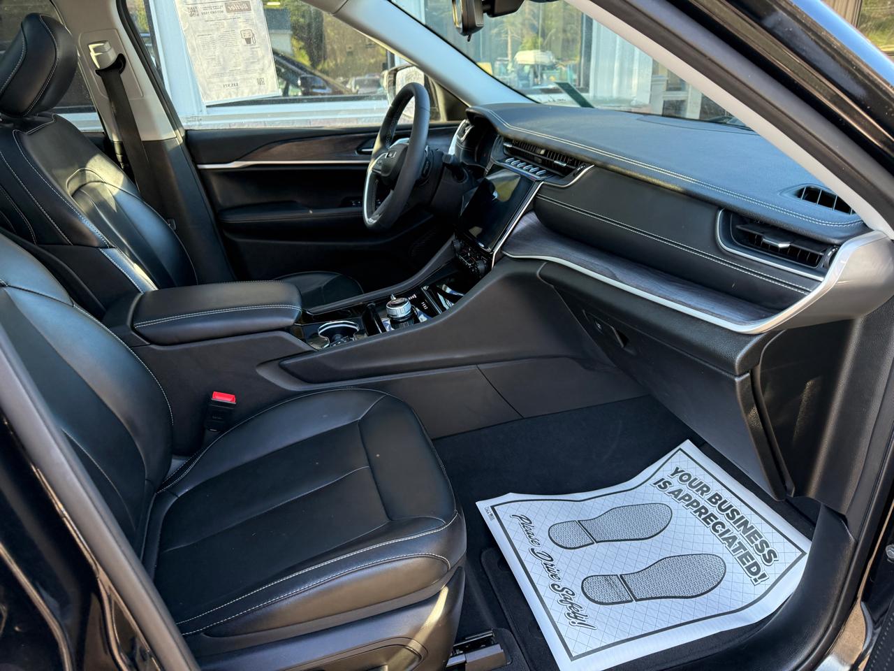 Jeep Grand Cherokee L Limited 4WD 2023