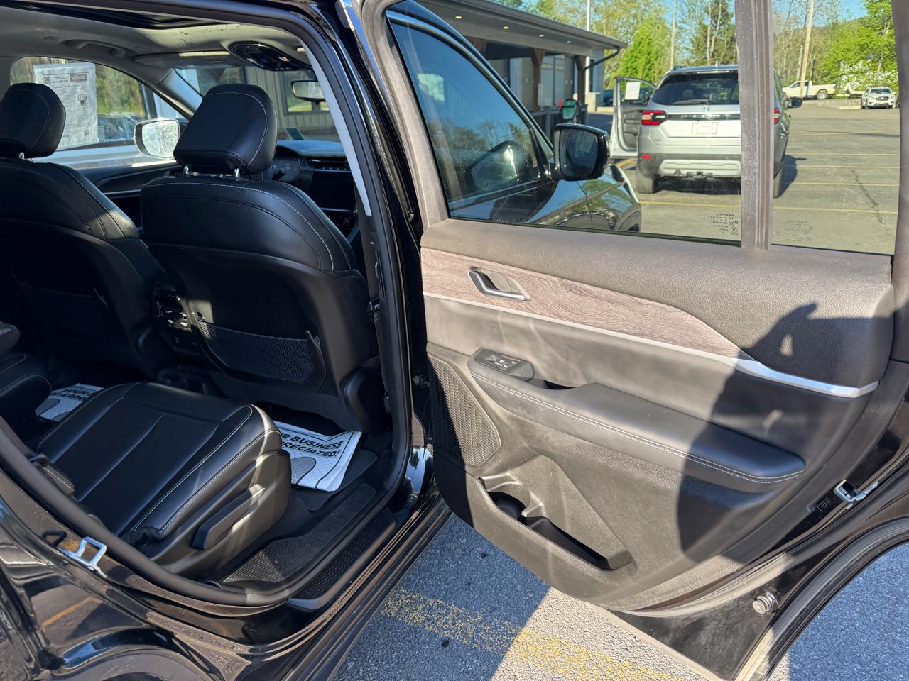 Jeep Grand Cherokee L Limited 4WD 2023
