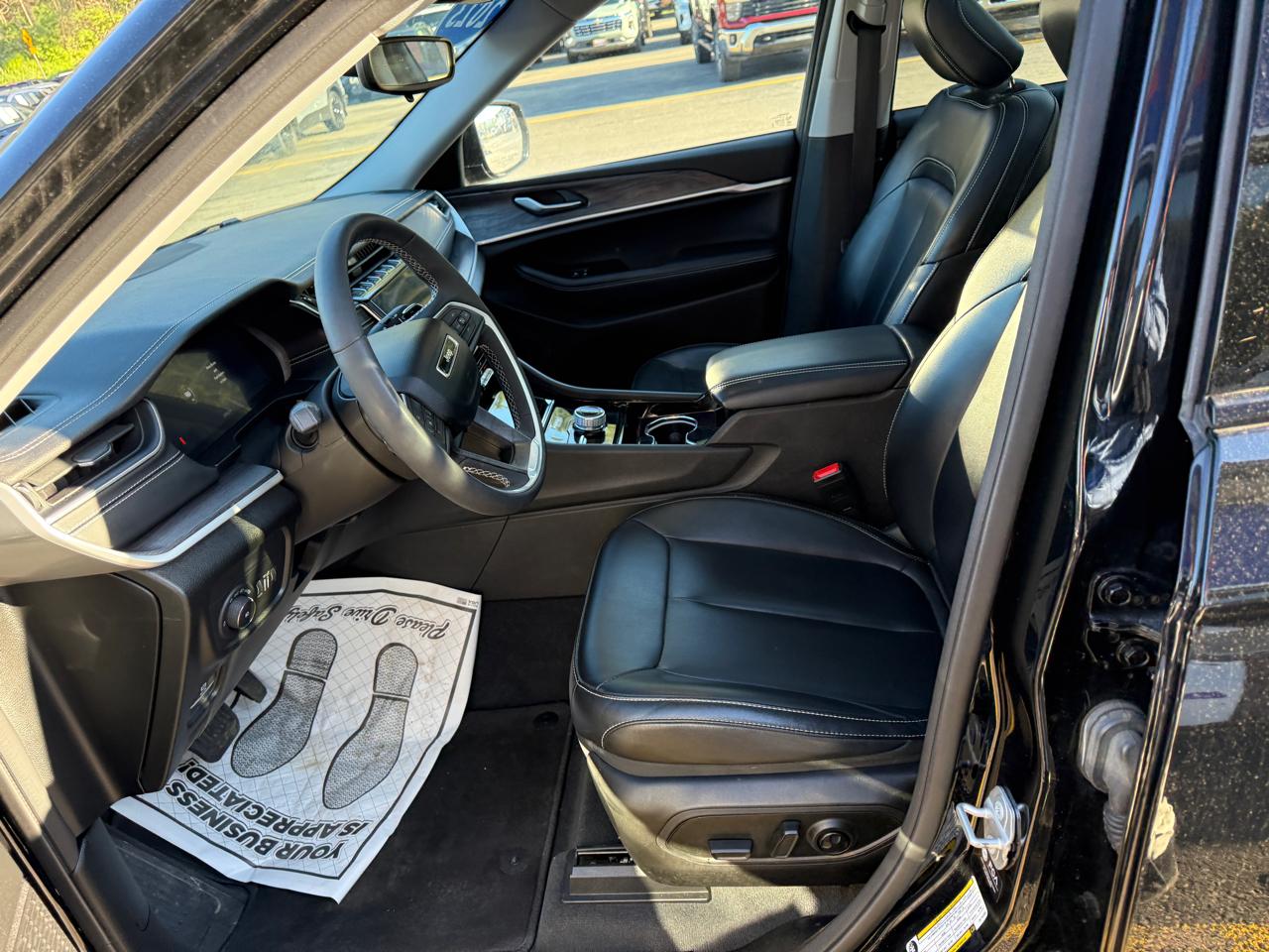 Jeep Grand Cherokee L Limited 4WD 2023