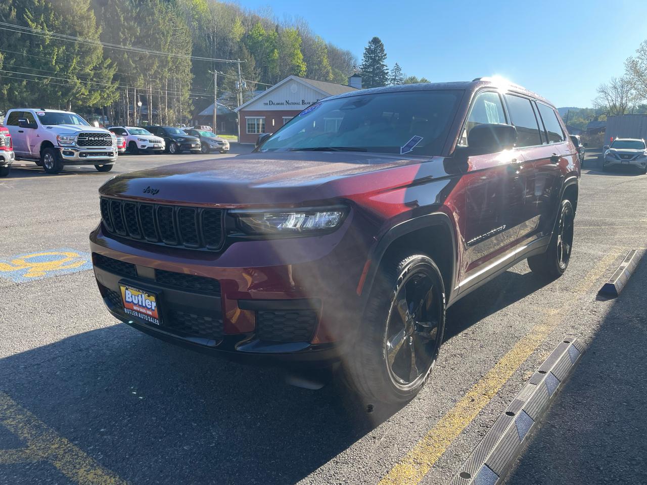 Jeep Grand Cherokee L Laredo 4WD 2023