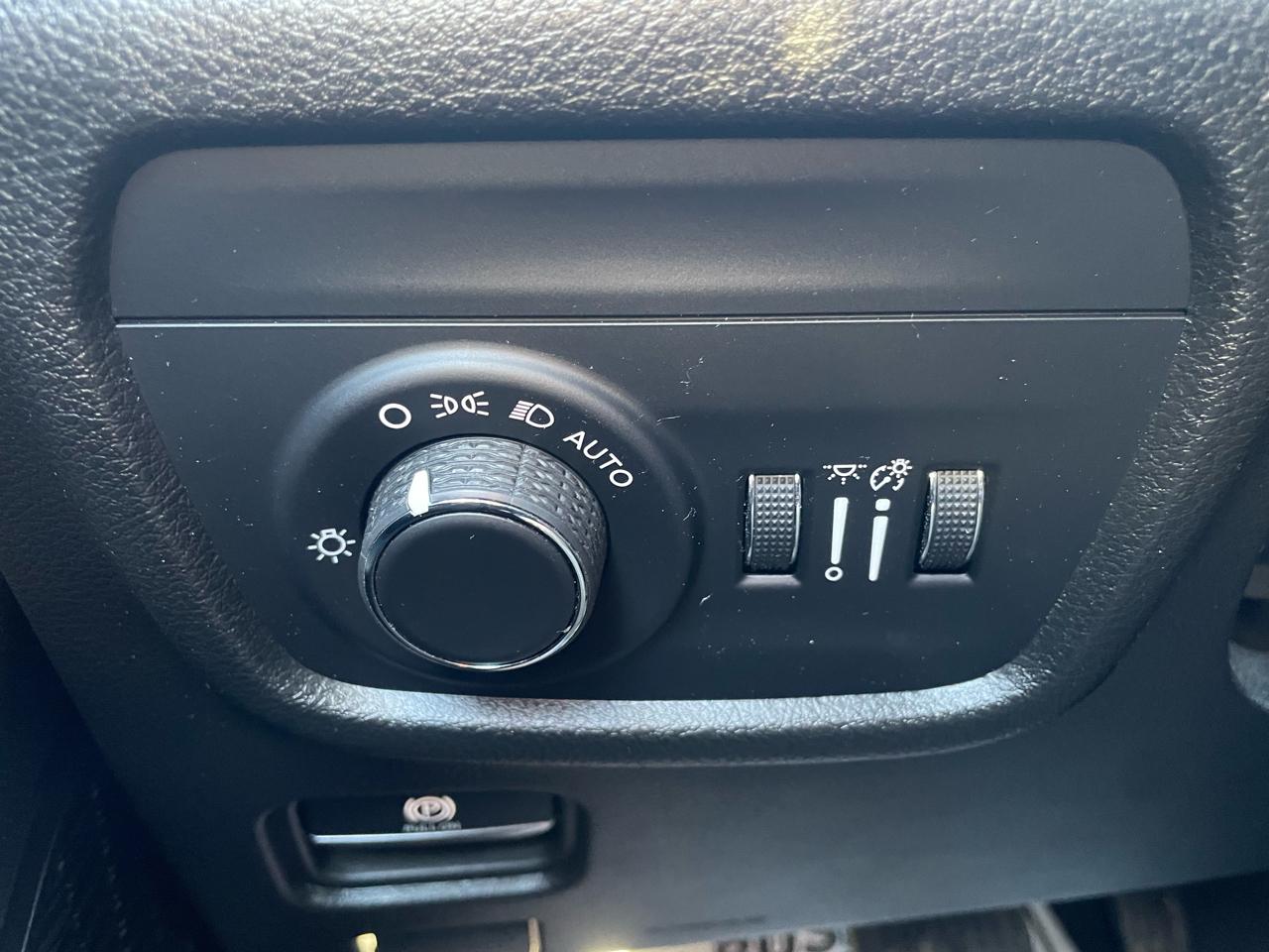 Jeep Grand Cherokee L Laredo 4WD 2023