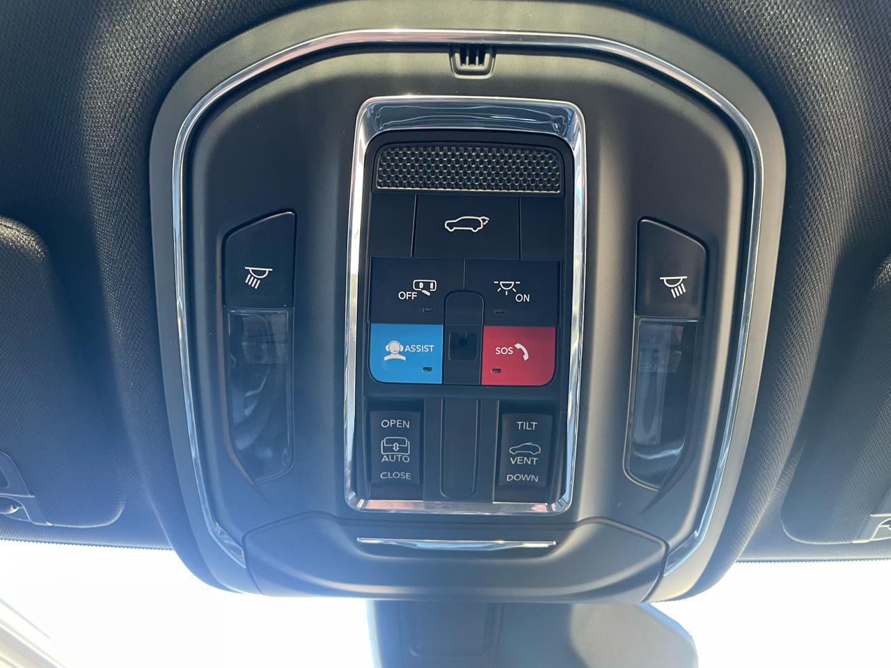 Jeep Grand Cherokee L Laredo 4WD 2023