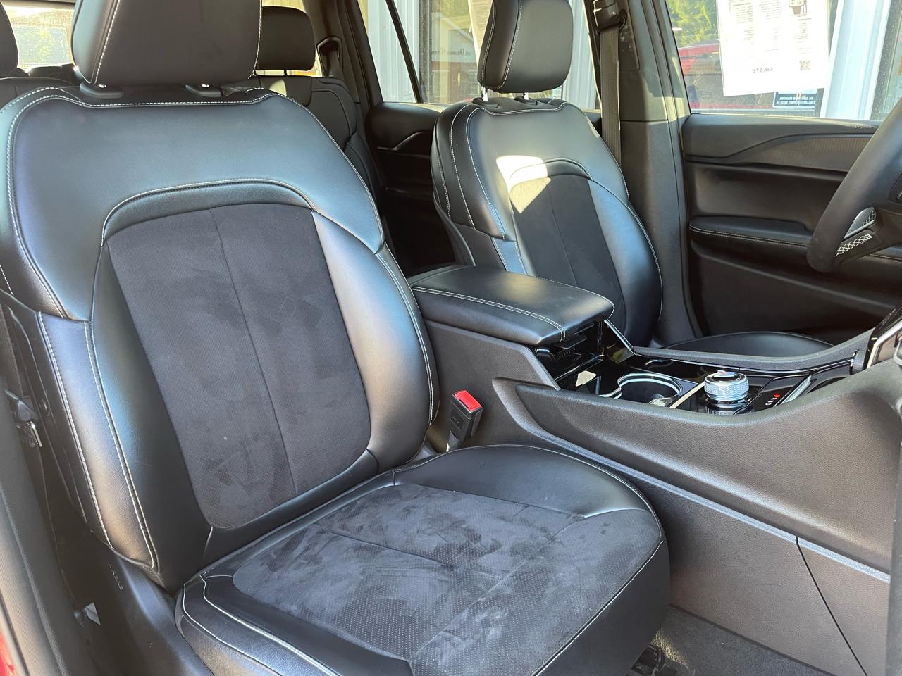 Jeep Grand Cherokee L Laredo 4WD 2023