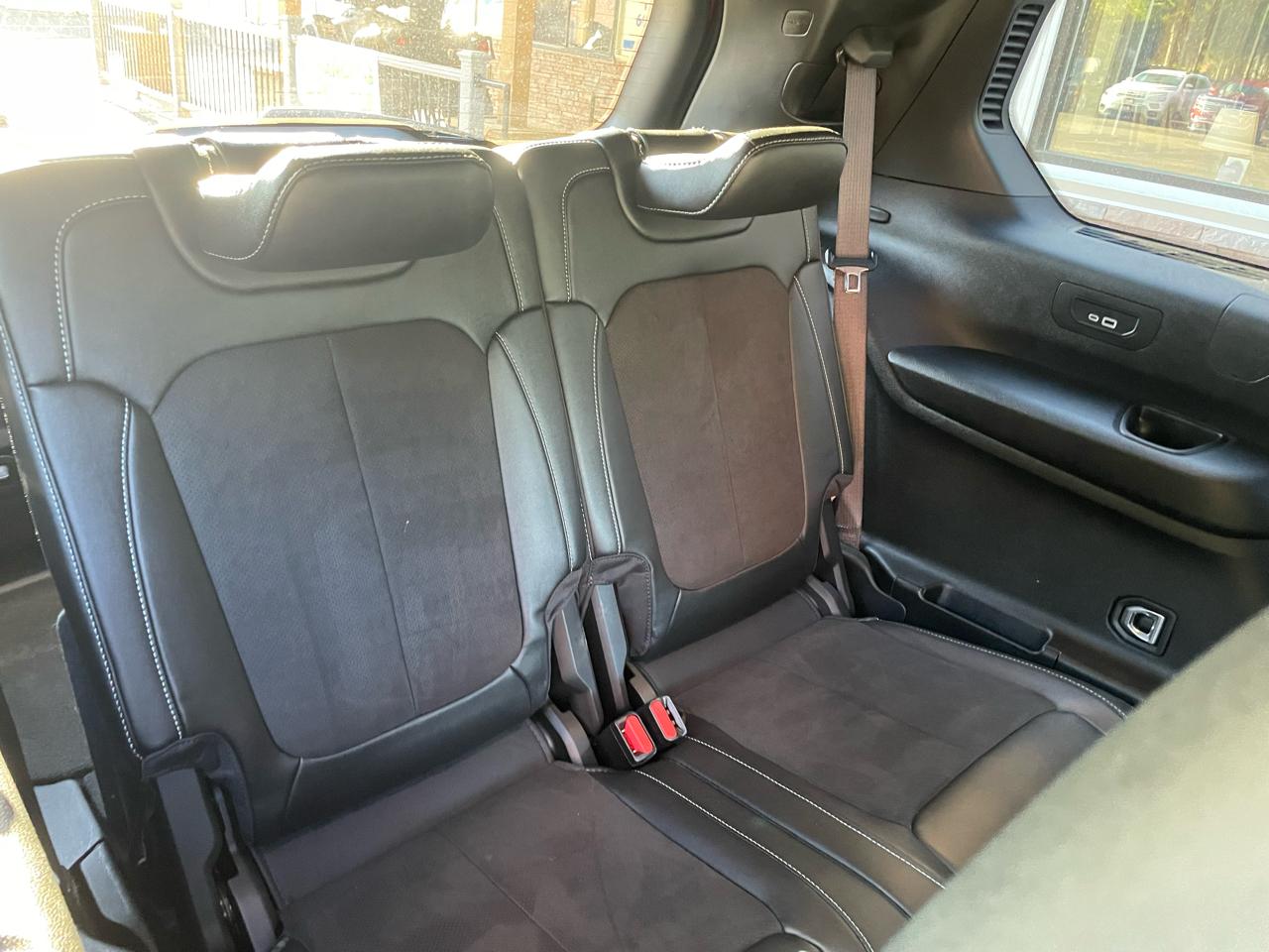 Jeep Grand Cherokee L Laredo 4WD 2023