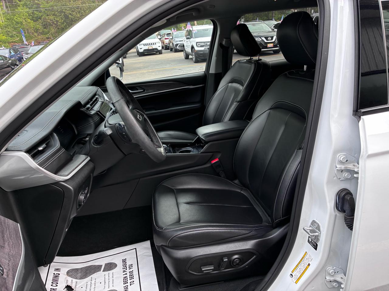 Jeep Grand Cherokee L Limited 4WD 2023