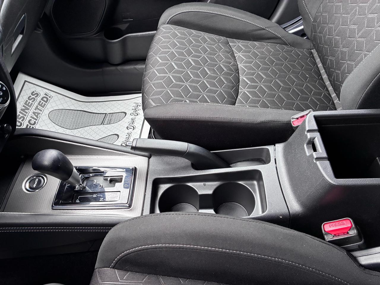 Mitsubishi Outlander Sport 2.0 ES 4WD 2024