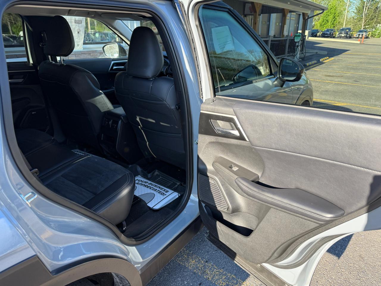 Mitsubishi Outlander SE 4WD 2025