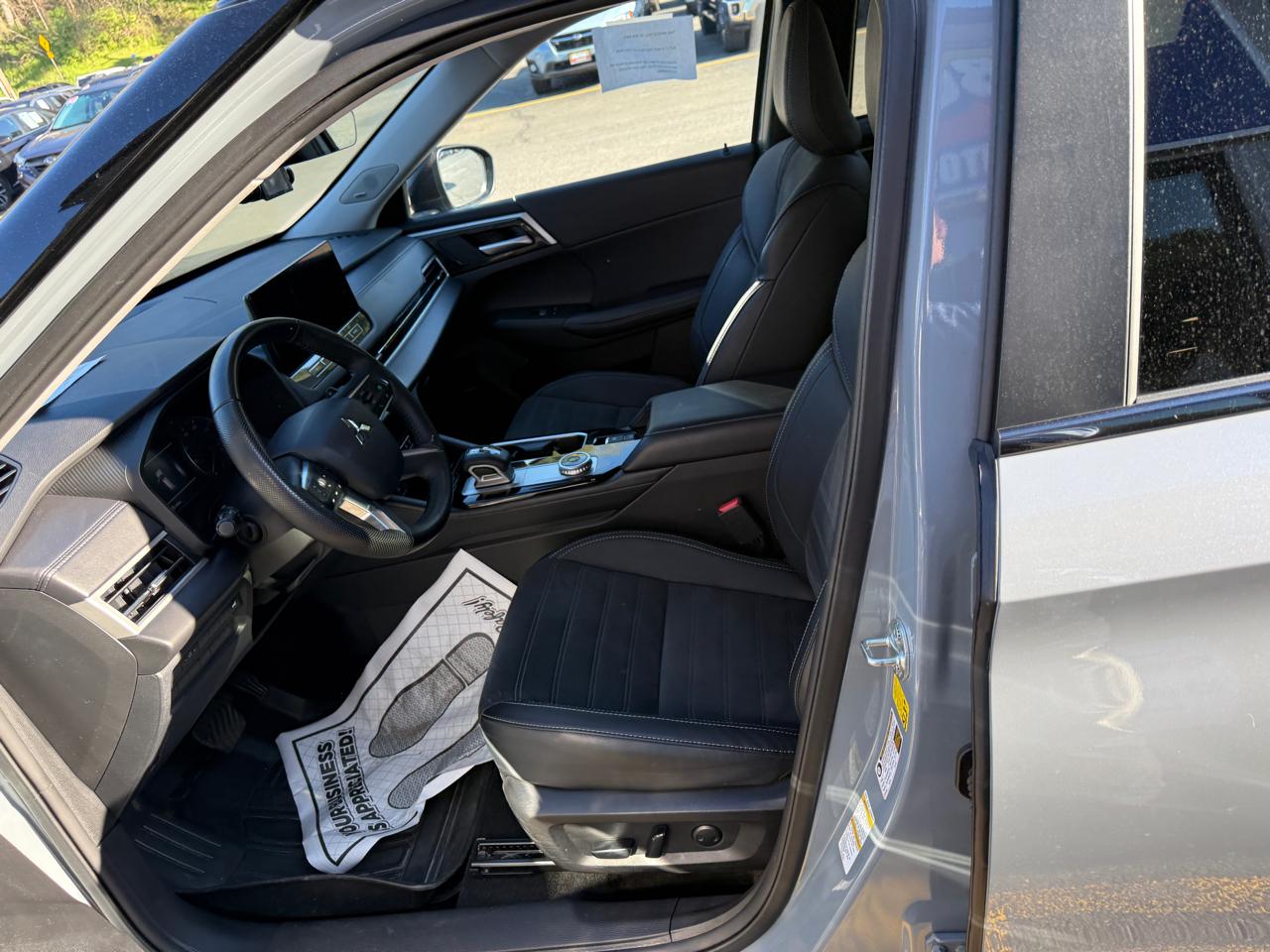 Mitsubishi Outlander SE 4WD 2025