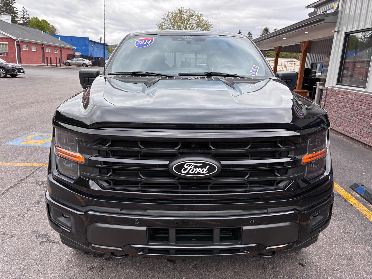 Ford F-150 XLT SuperCrew 4WD 2024