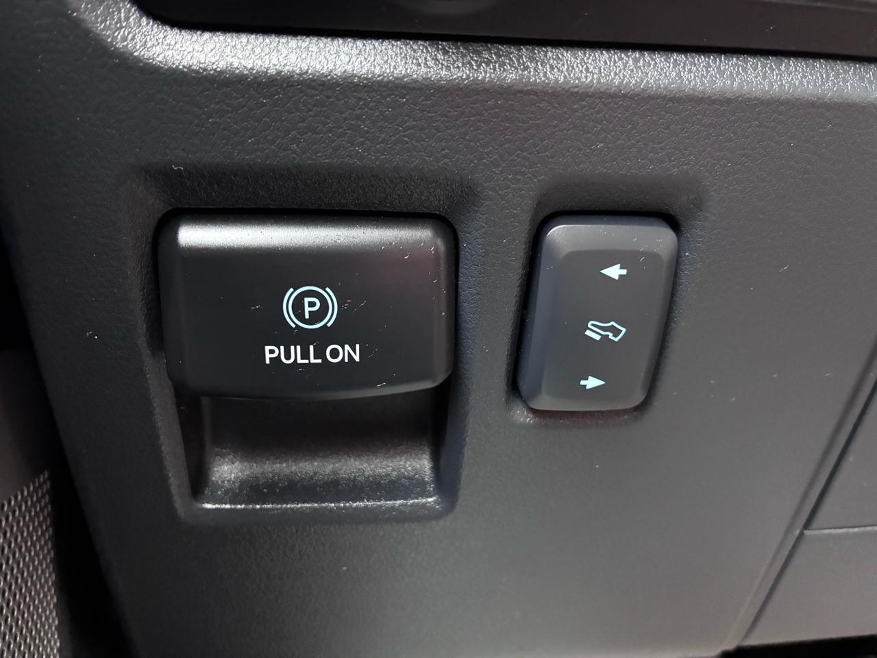 Ford F-150 XLT SuperCrew 4WD 2024