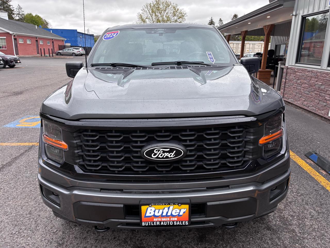 Ford F-150 STX SuperCrew 4WD 2024