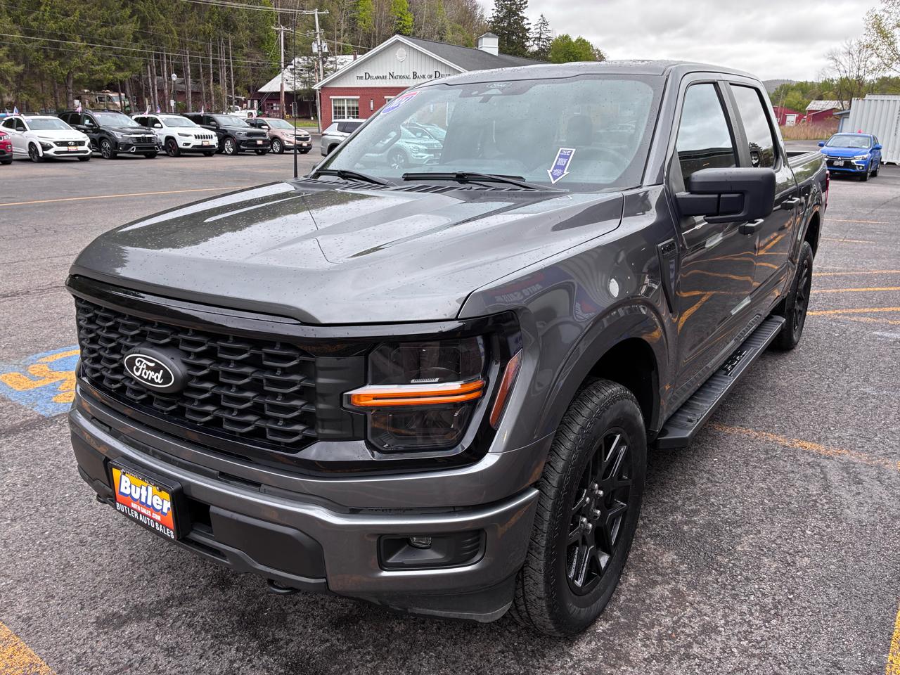 Ford F-150 STX SuperCrew 4WD 2024
