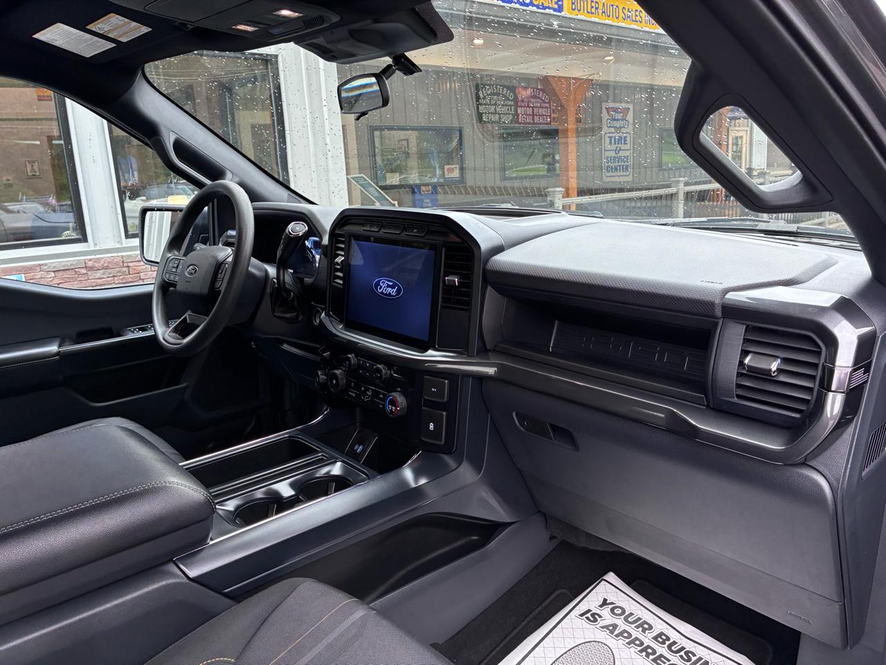 Ford F-150 STX SuperCrew 4WD 2024