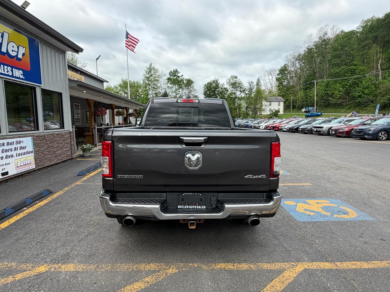 RAM 1500 Big Horn Quad Cab 4WD 2020