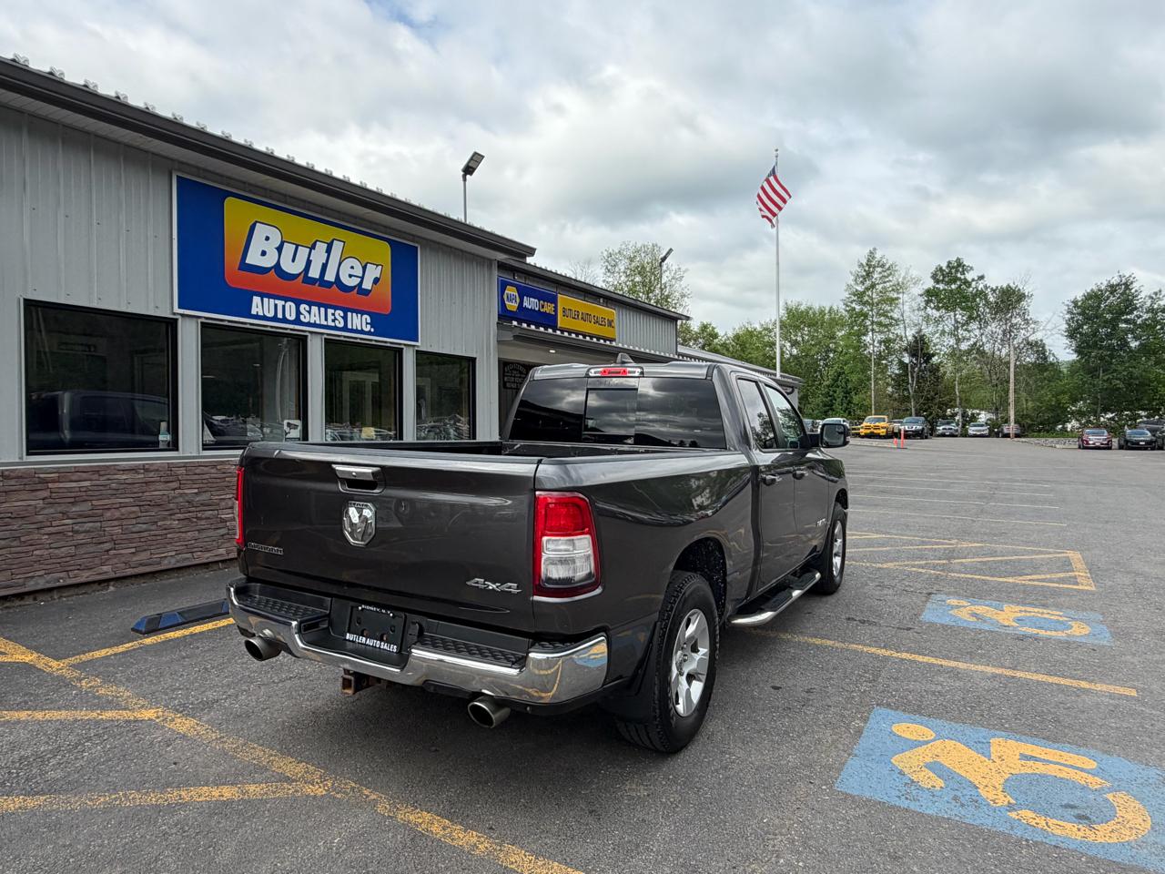 RAM 1500 Big Horn Quad Cab 4WD 2020