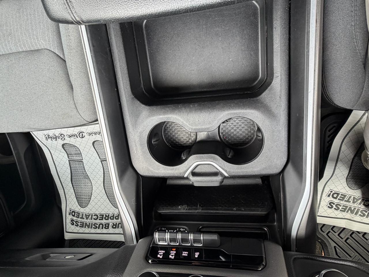 RAM 1500 Big Horn Quad Cab 4WD 2020
